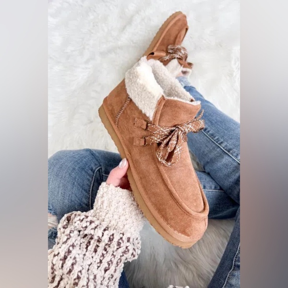 NIB Brand New In Box Very G Cherilyn 2 Vegan Suede Faux Fur Slippers Booties - Picture 4 of 8